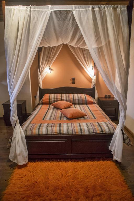 T'Asprolithia Villa Kalývia Fylaktís Rum bild